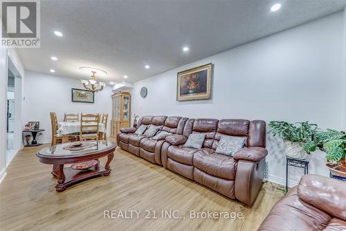 2 Newport Avenue, Toronto, ON - Indoor Photo Showing Living Room