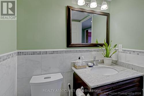 1011 - 7805 Bayview Avenue, Markham, ON - Indoor Photo Showing Bathroom