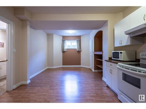 13428 118 Av Nw, Edmonton, AB - Indoor Photo Showing Kitchen