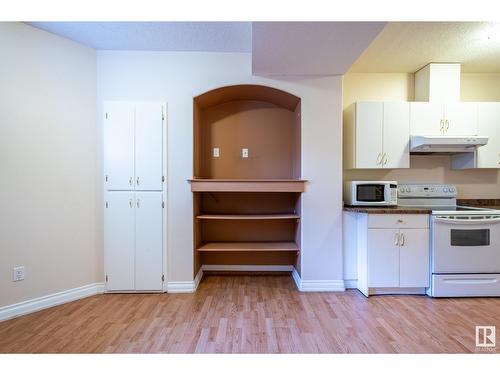 13428 118 Av Nw, Edmonton, AB - Indoor Photo Showing Kitchen