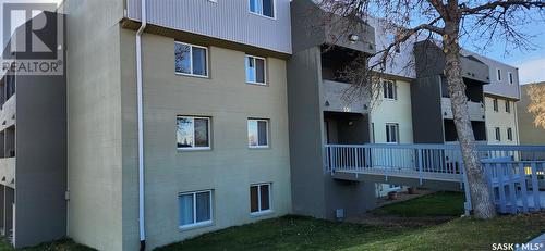 107 550 Laurier Street, Moose Jaw, SK - Outdoor