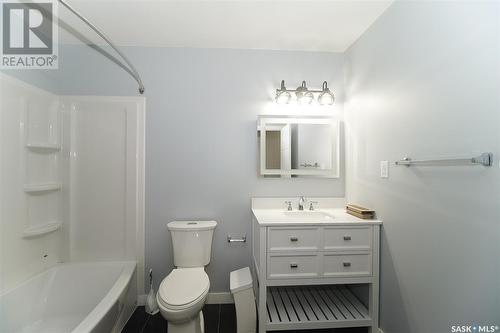 4777 James Hill Road, Regina, SK - Indoor Photo Showing Bathroom