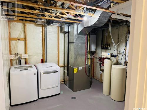 4777 James Hill Road, Regina, SK - Indoor Photo Showing Laundry Room