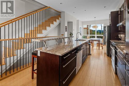 6570 Goodmere Rd, Sooke, BC - Indoor Photo Showing Kitchen With Upgraded Kitchen