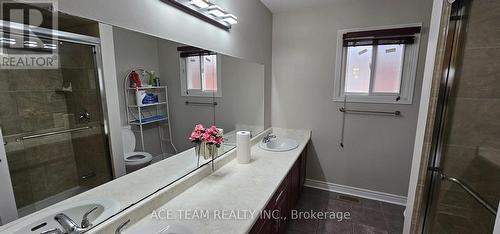 18 Scarlett Drive, Brampton, ON - Indoor Photo Showing Bathroom