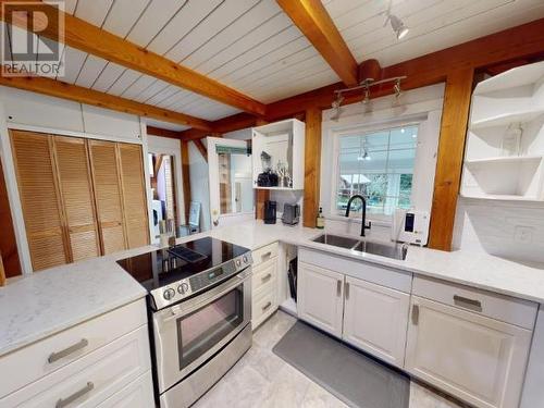 2243 Roberts Road, Powell River, BC - Indoor Photo Showing Kitchen With Double Sink