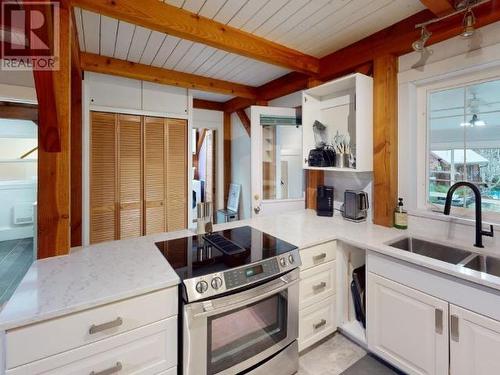 2243 Roberts Road, Powell River, BC - Indoor Photo Showing Kitchen With Double Sink