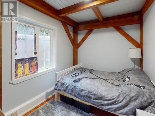 2243 Roberts Road, Powell River, BC - Indoor Photo Showing Bedroom