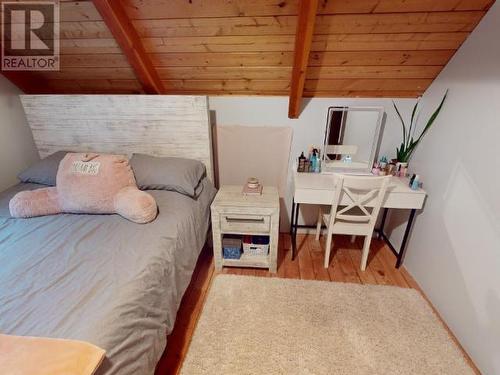 2243 Roberts Road, Powell River, BC - Indoor Photo Showing Bedroom