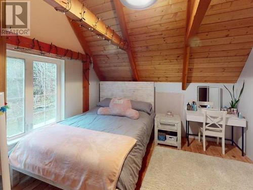 2243 Roberts Road, Powell River, BC - Indoor Photo Showing Bedroom