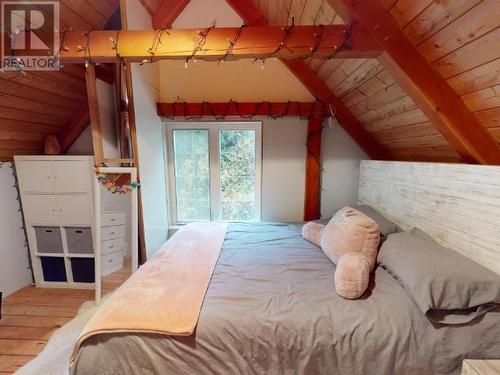 2243 Roberts Road, Powell River, BC - Indoor Photo Showing Bedroom