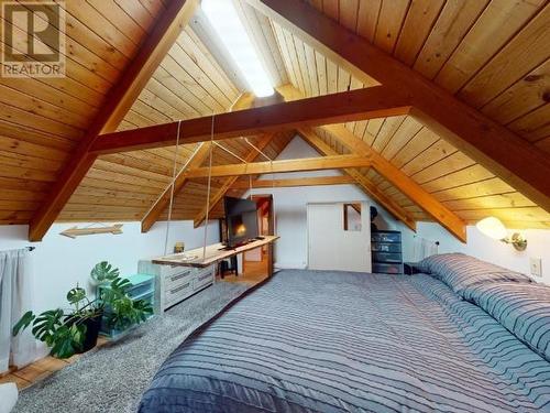 2243 Roberts Road, Powell River, BC - Indoor Photo Showing Bedroom