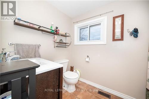 348 First Avenue N, Pembroke, ON - Indoor Photo Showing Bathroom