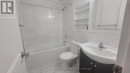 710 - 1100 Caven Street, Mississauga, ON - Indoor Photo Showing Bathroom