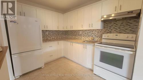 710 - 1100 Caven Street, Mississauga, ON - Indoor Photo Showing Kitchen