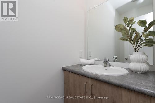 82 Salina Street, Mississauga, ON - Indoor Photo Showing Bathroom