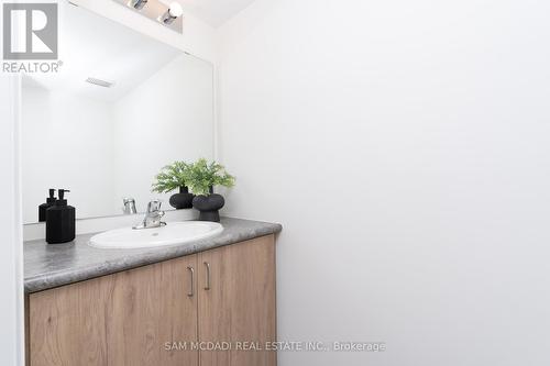 82 Salina Street, Mississauga, ON - Indoor Photo Showing Bathroom