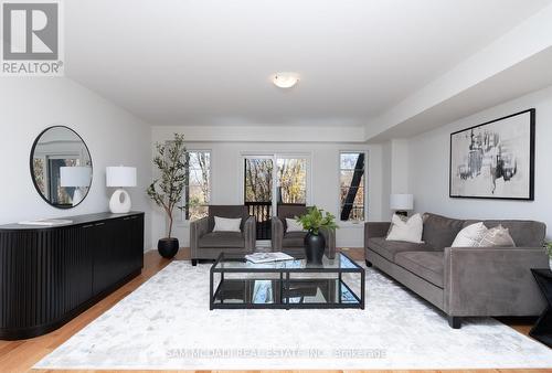 82 Salina Street, Mississauga, ON - Indoor Photo Showing Living Room