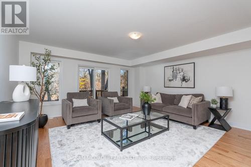 82 Salina Street, Mississauga, ON - Indoor Photo Showing Living Room