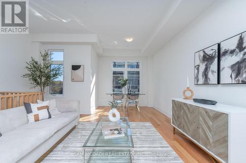 82 Salina Street, Mississauga, ON - Indoor Photo Showing Living Room