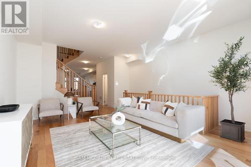 82 Salina Street, Mississauga, ON - Indoor Photo Showing Living Room