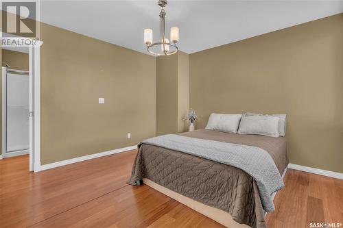 2B 5 2Nd Avenue, Lumsden, SK - Indoor Photo Showing Bedroom