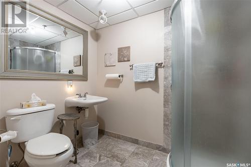 2B 5 2Nd Avenue, Lumsden, SK - Indoor Photo Showing Bathroom