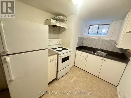 26 Phillip Avenue, Toronto, ON - Indoor Photo Showing Kitchen