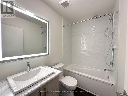 25 Rainwater Lane, Barrie, ON - Indoor Photo Showing Bathroom