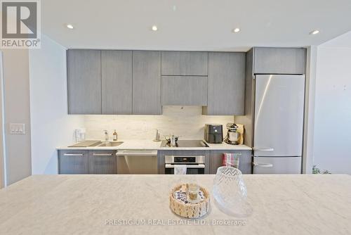 4206 - 8 The Esplanade, Toronto, ON - Indoor Photo Showing Kitchen With Upgraded Kitchen