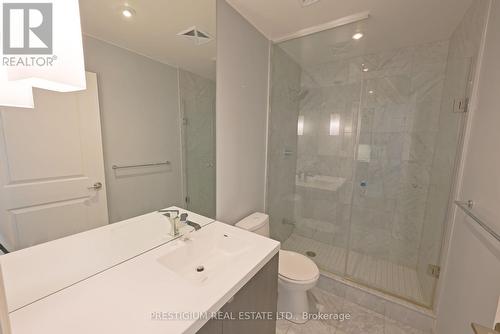 4206 - 8 The Esplanade, Toronto, ON - Indoor Photo Showing Bathroom