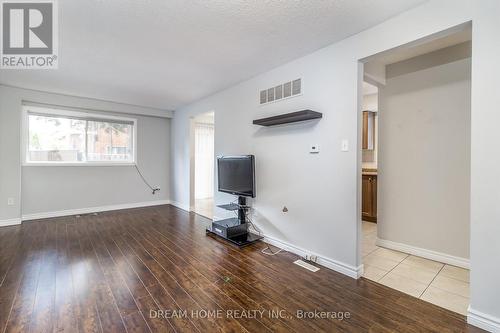 36 New Port Way, Markham, ON - Indoor