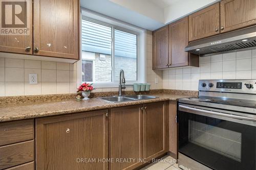 36 New Port Way, Markham, ON - Indoor Photo Showing Kitchen With Double Sink