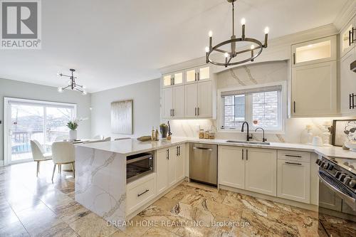 95 Rivermill Crescent, Vaughan, ON - Indoor Photo Showing Kitchen With Upgraded Kitchen