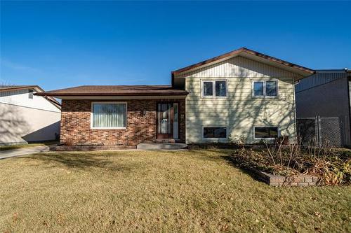 251 Mapleglen Dr, Winnipeg, MB 