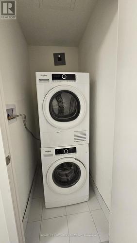 1218 - 8 David Eyer Road, Richmond Hill, ON - Indoor Photo Showing Laundry Room