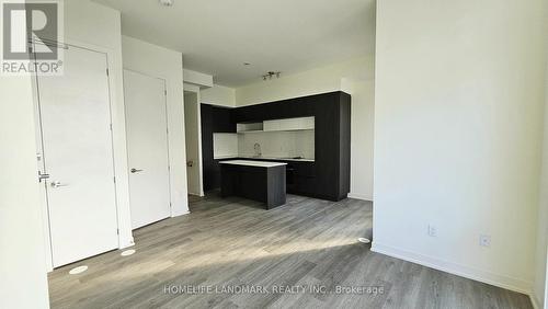 1218 - 8 David Eyer Road, Richmond Hill, ON - Indoor