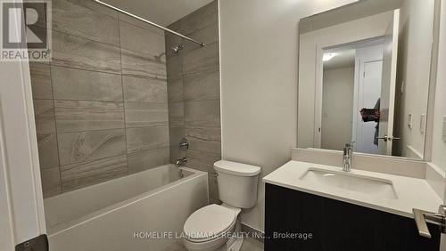 1218 - 8 David Eyer Road, Richmond Hill, ON - Indoor Photo Showing Bathroom