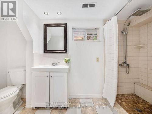 95 Murray Drive S, Aurora, ON - Indoor Photo Showing Bathroom