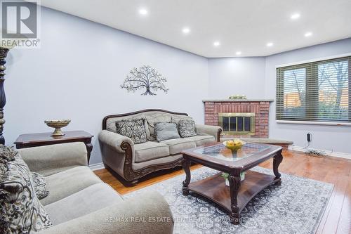 416 Winfield Terrace, Mississauga, ON - Indoor Photo Showing Living Room With Fireplace