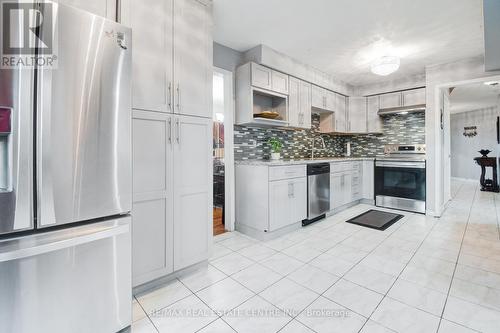 416 Winfield Terrace, Mississauga, ON - Indoor Photo Showing Kitchen With Upgraded Kitchen