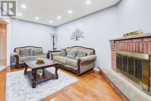 416 Winfield Terrace, Mississauga, ON - Indoor Photo Showing Living Room With Fireplace