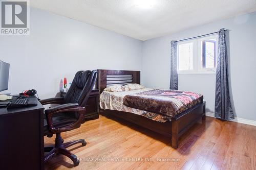 416 Winfield Terrace, Mississauga, ON - Indoor Photo Showing Bedroom