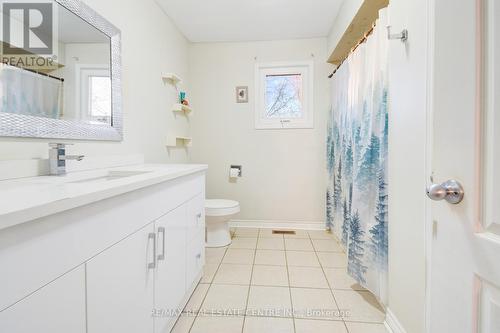 416 Winfield Terrace, Mississauga, ON - Indoor Photo Showing Bathroom