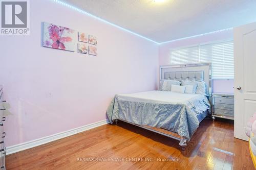 416 Winfield Terrace, Mississauga, ON - Indoor Photo Showing Bedroom