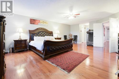 416 Winfield Terrace, Mississauga, ON - Indoor Photo Showing Bedroom