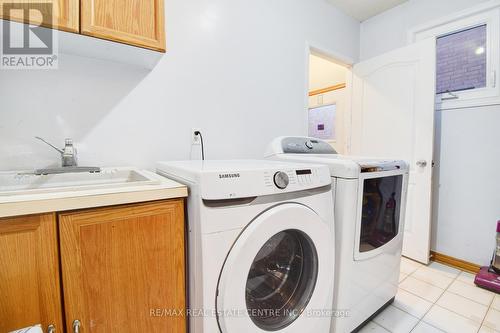 416 Winfield Terrace, Mississauga, ON - Indoor Photo Showing Laundry Room