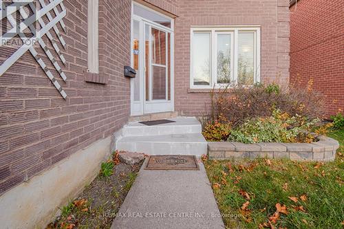 416 Winfield Terrace, Mississauga, ON - Outdoor