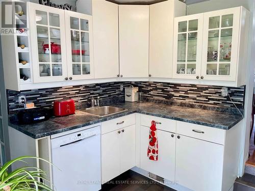 30 College Street, Halton Hills, ON - Indoor Photo Showing Kitchen