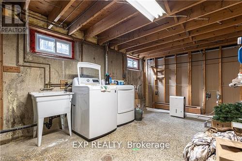 88 Fairview Avenue, St. Thomas, ON - Indoor Photo Showing Laundry Room